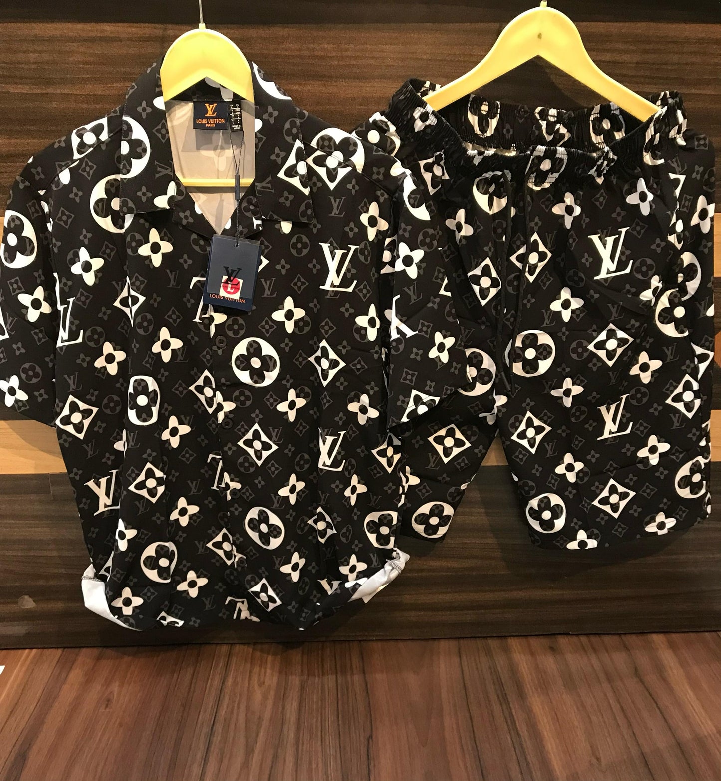 LV CASUAL NICKER SUIT