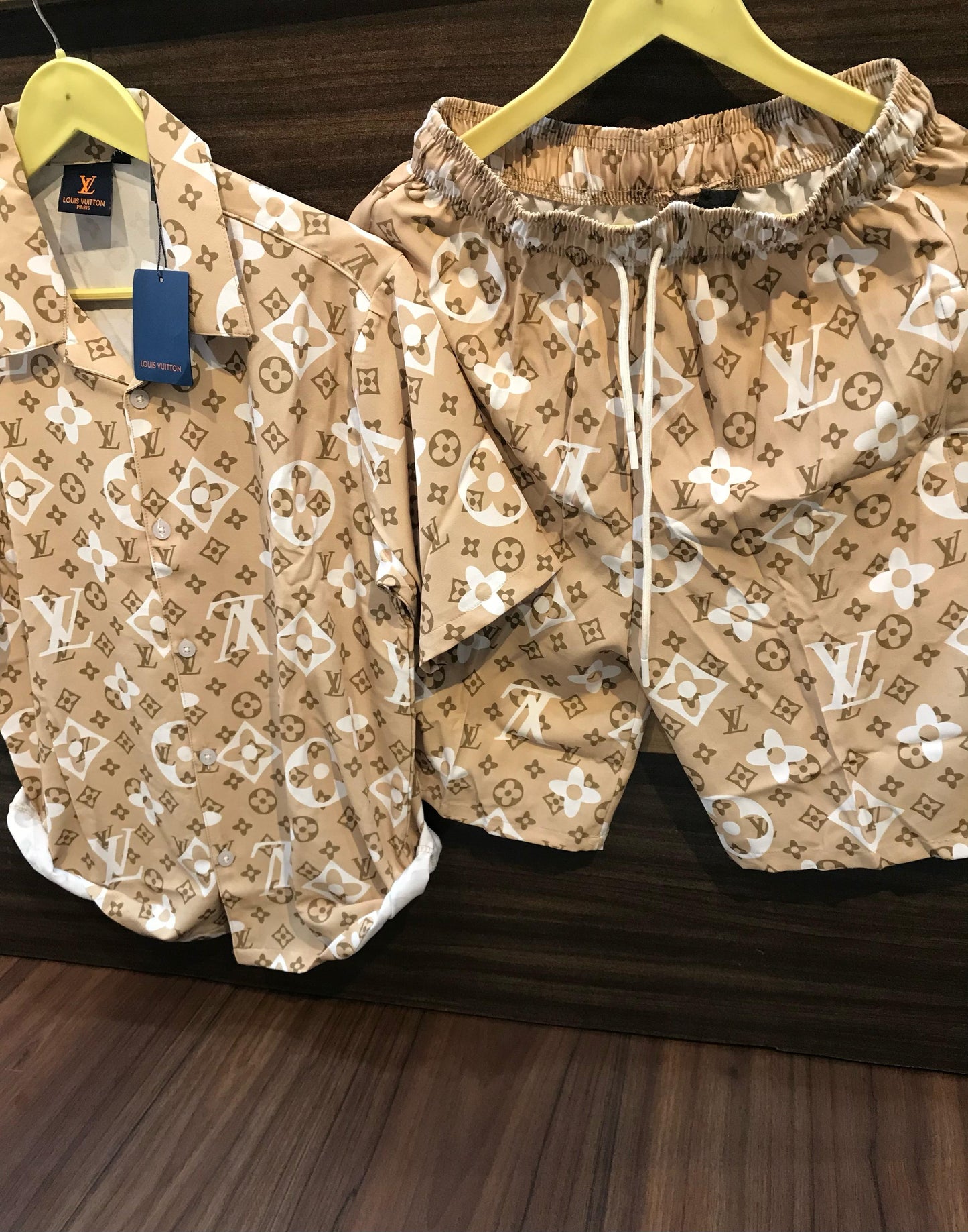 LV CASUAL NICKER SUIT
