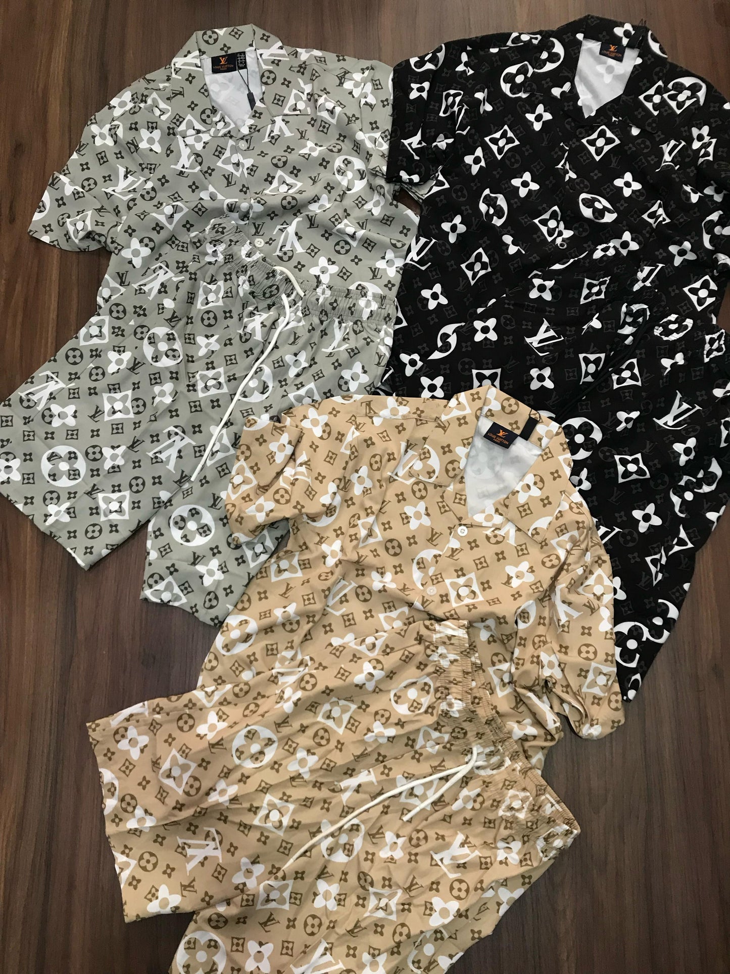 LV CASUAL NICKER SUIT