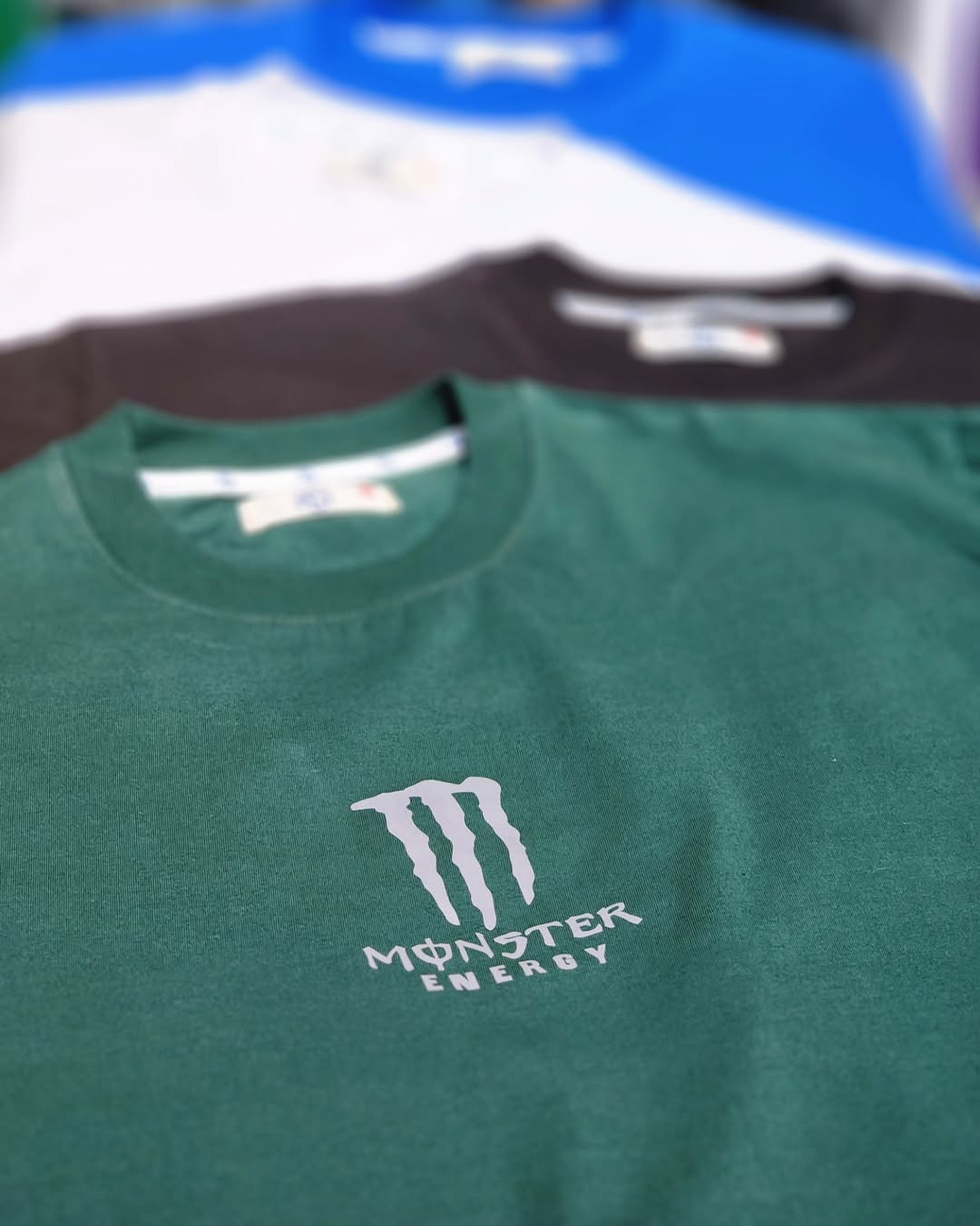 MONSTER Premium Tshirt