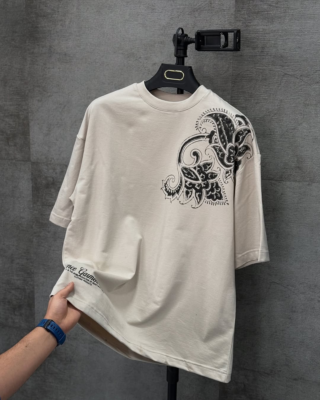PRINTED DOWNSHOULDER TEE’s