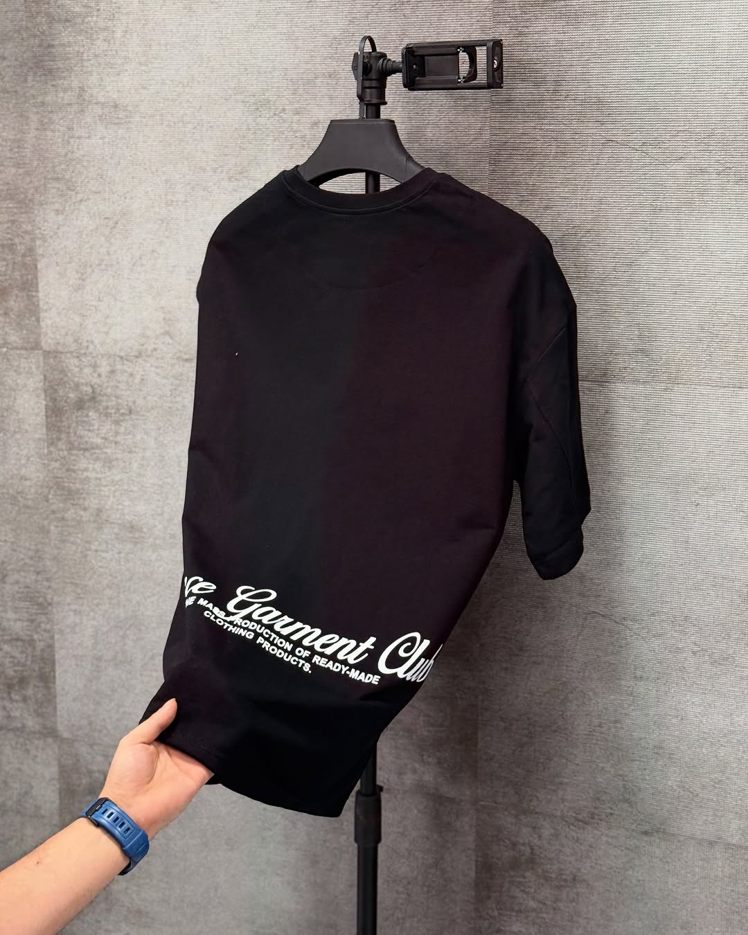 PRINTED DOWNSHOULDER TEE’s