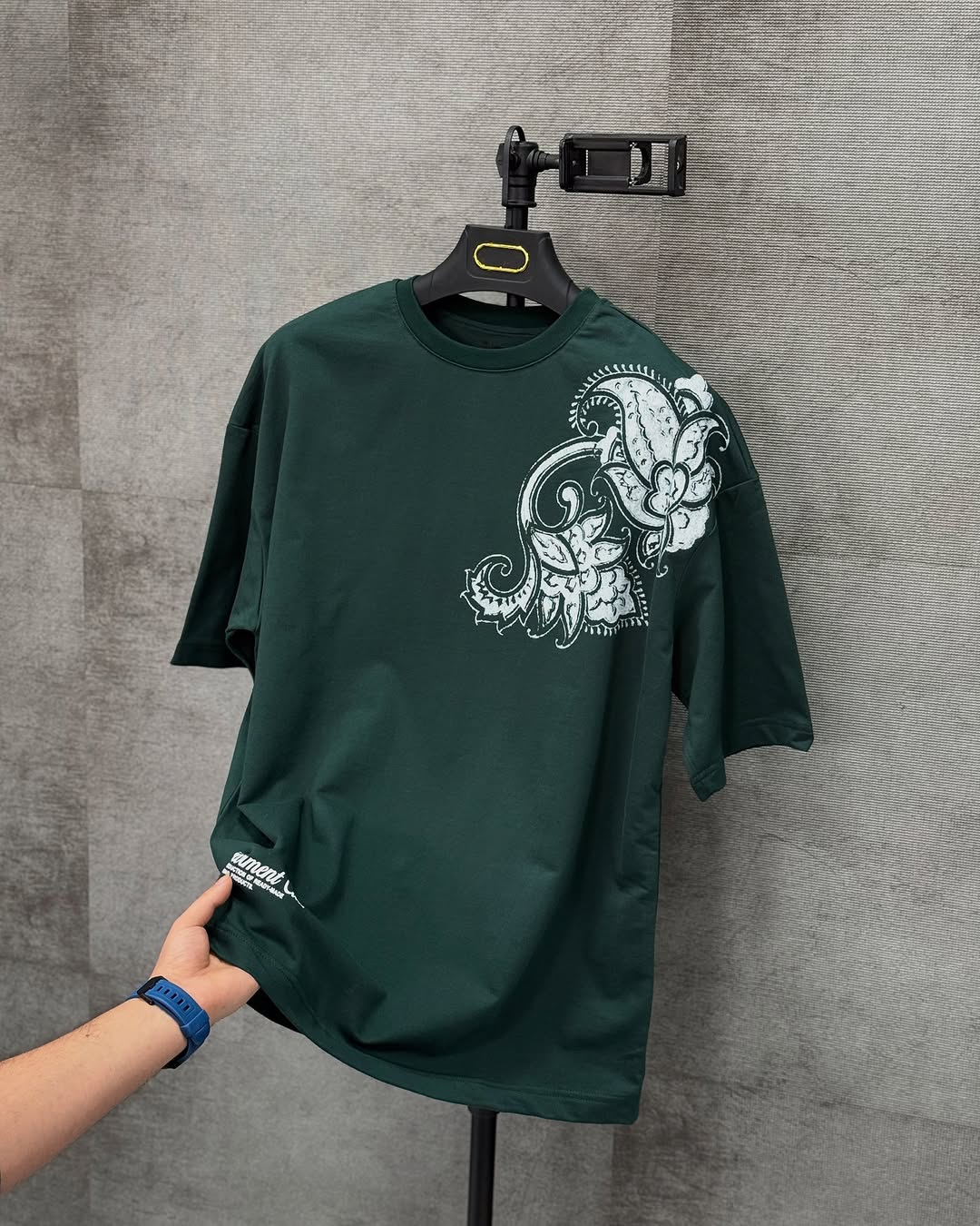 PRINTED DOWNSHOULDER TEE’s